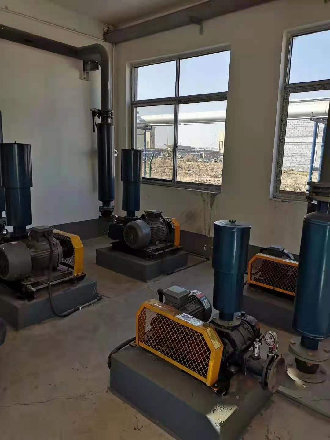 奧鼓羅茨風機污水處理使用現(xiàn)場